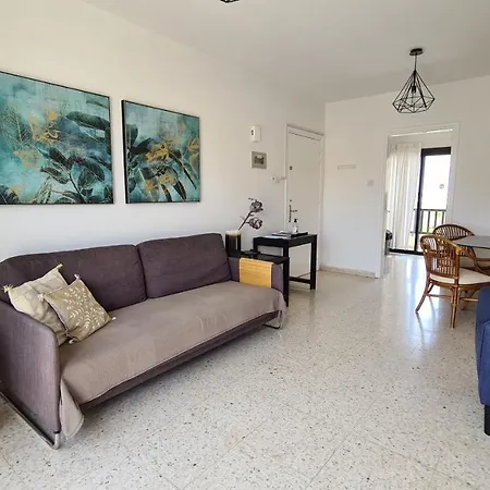 Kings Avenue - Natalia'S Apt Paphos Extérieur photo